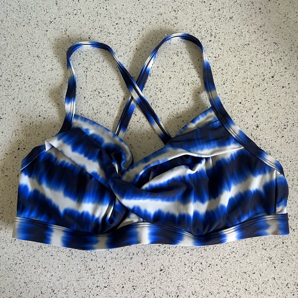 36 B/C, Athleta underwire swim top